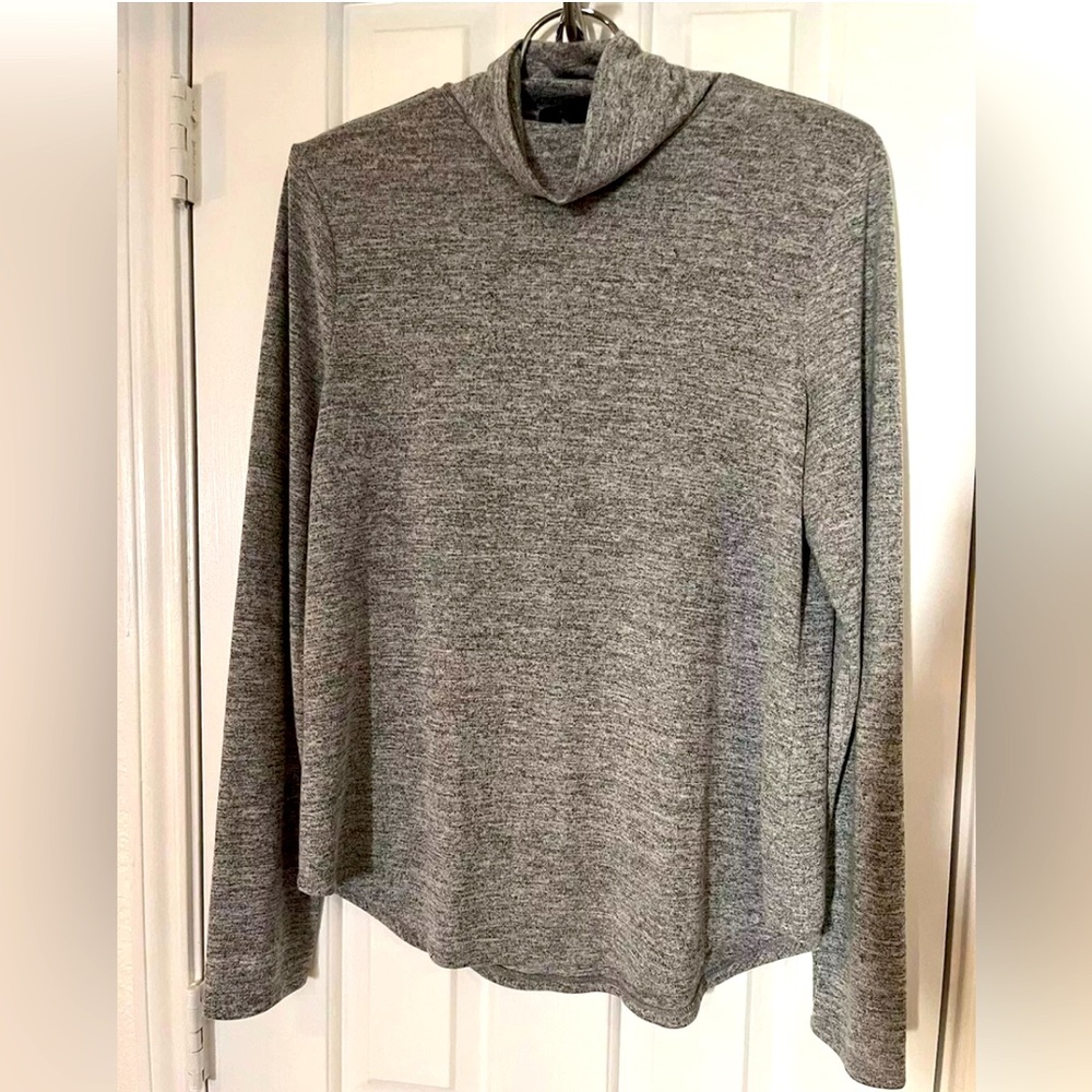 🌸 Banana Republic Womens Size L Gray Luxespun Knit Mock Neck Top